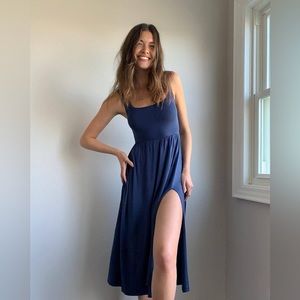 Aritzia Wilfred Free Market Slit Dress in Navy size Small